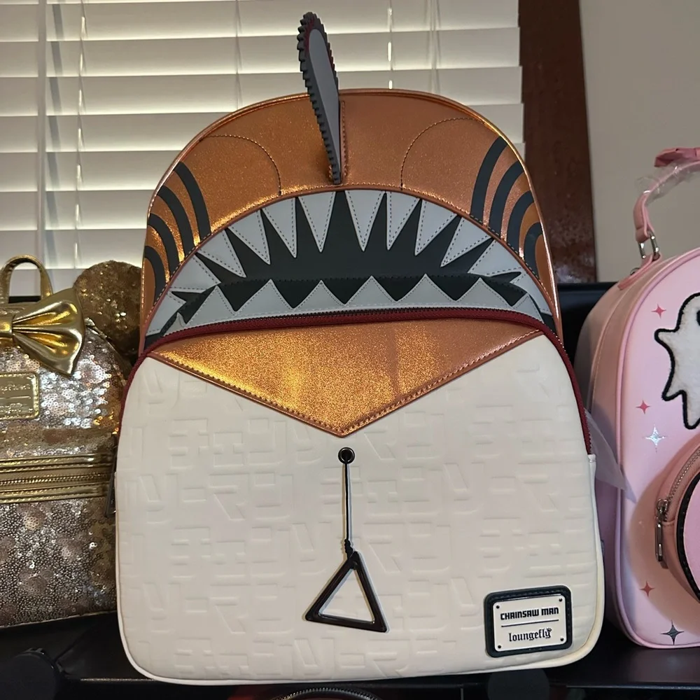 Loungefly Chainsaw man backpack NWT - Picture 5 of 5